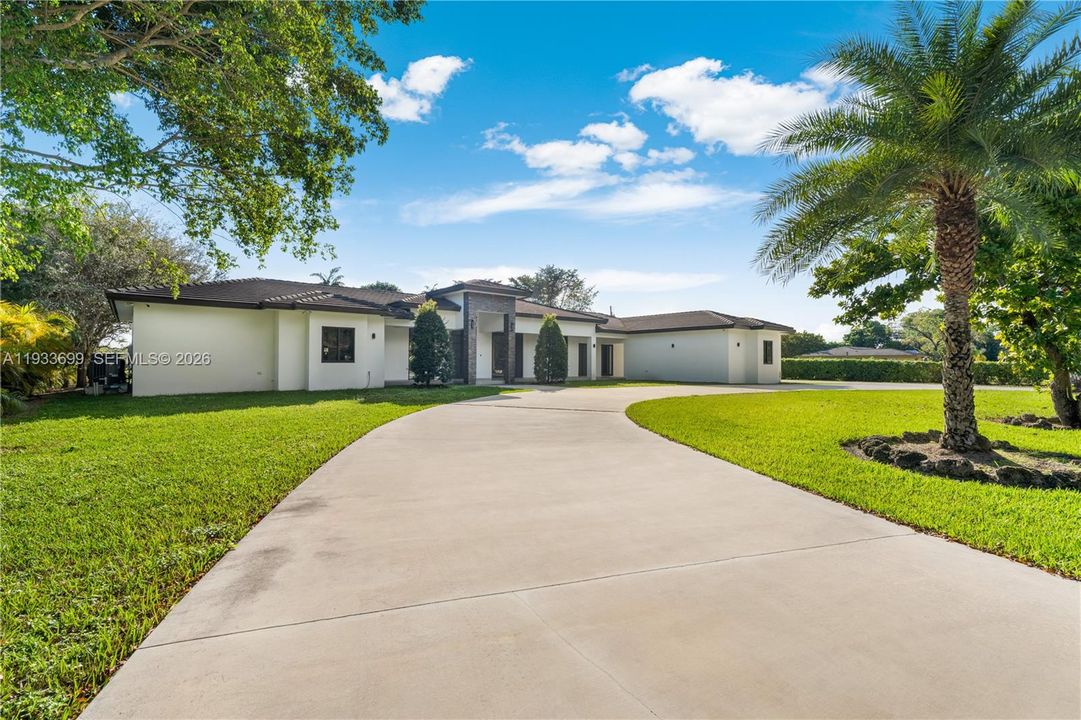 En Venta: $4,100,000 (8 camas, 7 baños, 5764 Pies cuadrados)