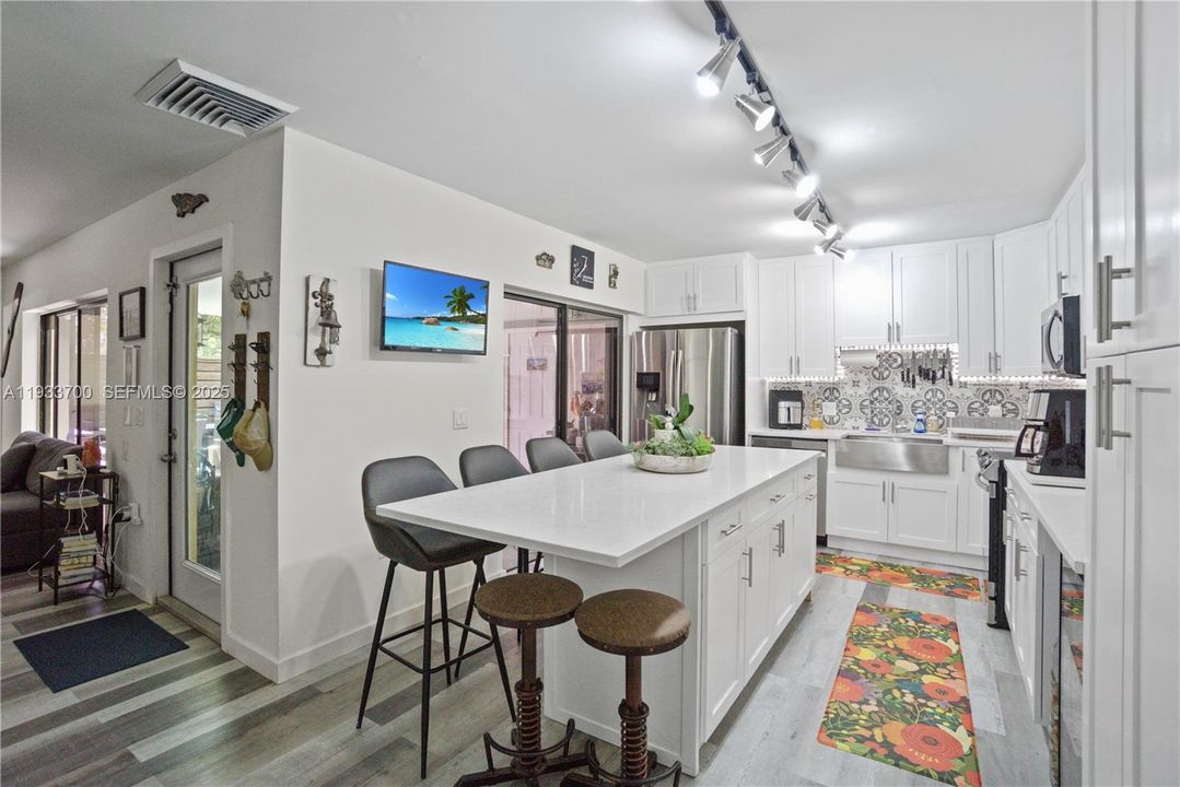 For Sale: $425,000 (3 beds, 2 baths, 1488 Square Feet)