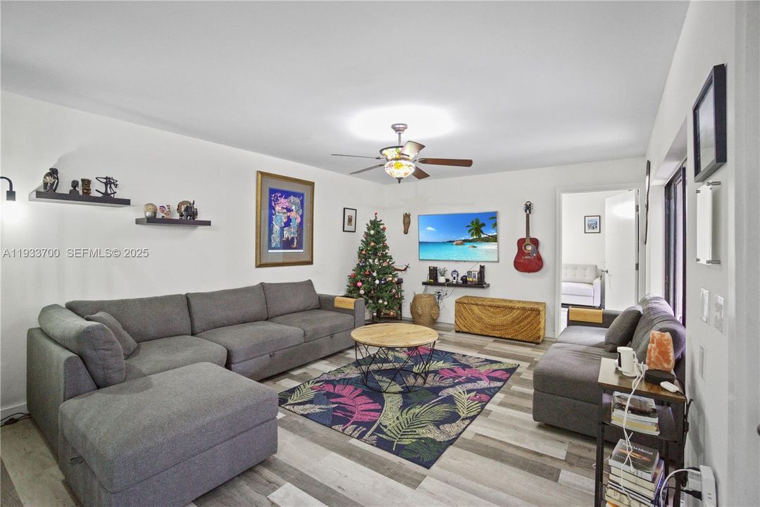 For Sale: $425,000 (3 beds, 2 baths, 1488 Square Feet)