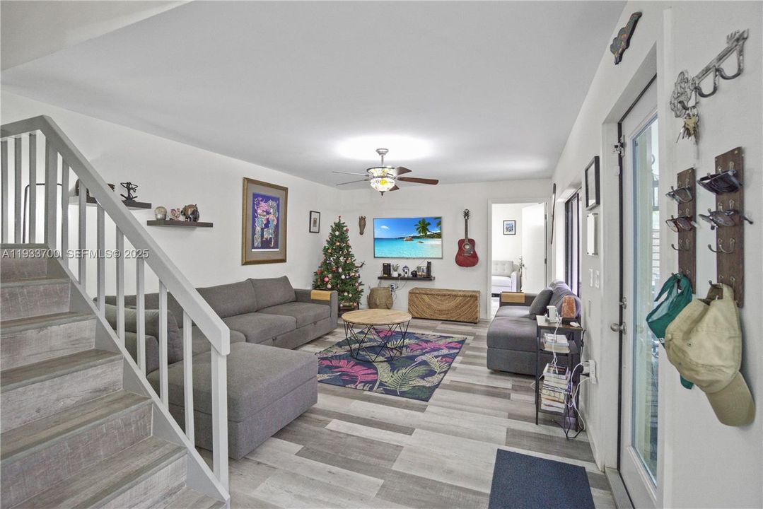 For Sale: $425,000 (3 beds, 2 baths, 1488 Square Feet)