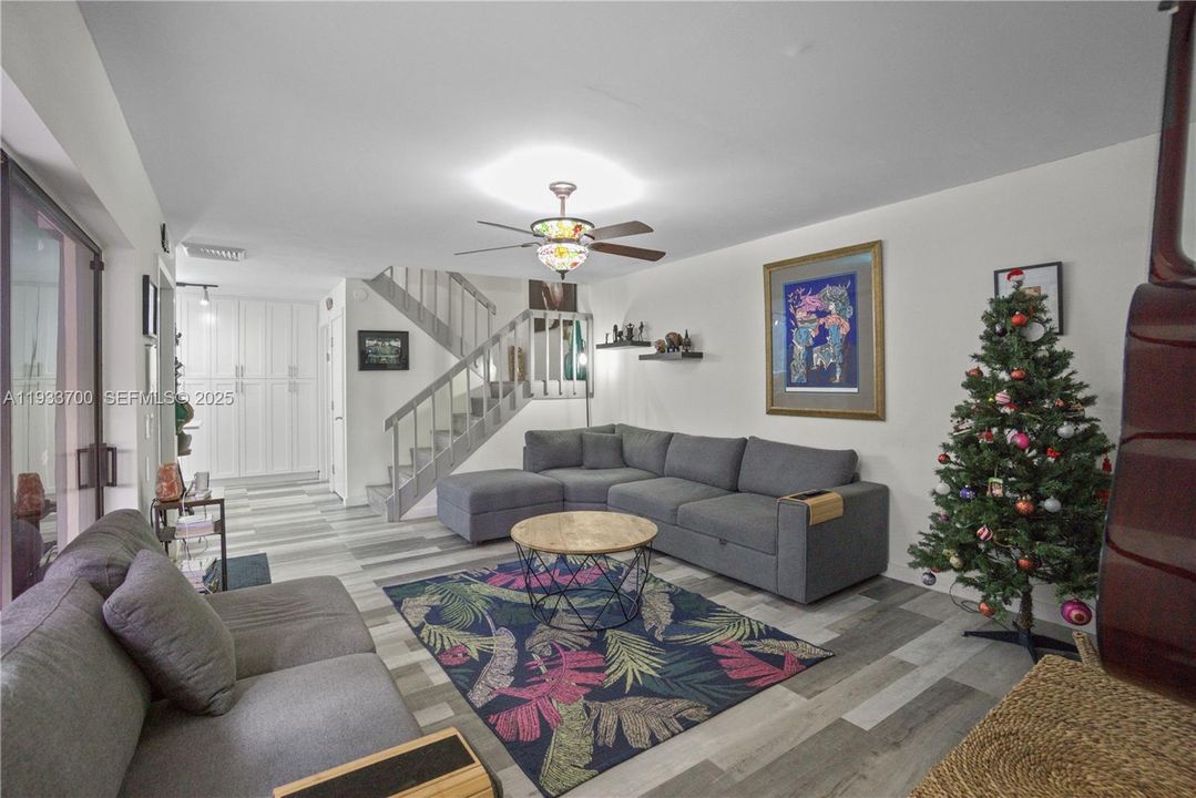 For Sale: $425,000 (3 beds, 2 baths, 1488 Square Feet)