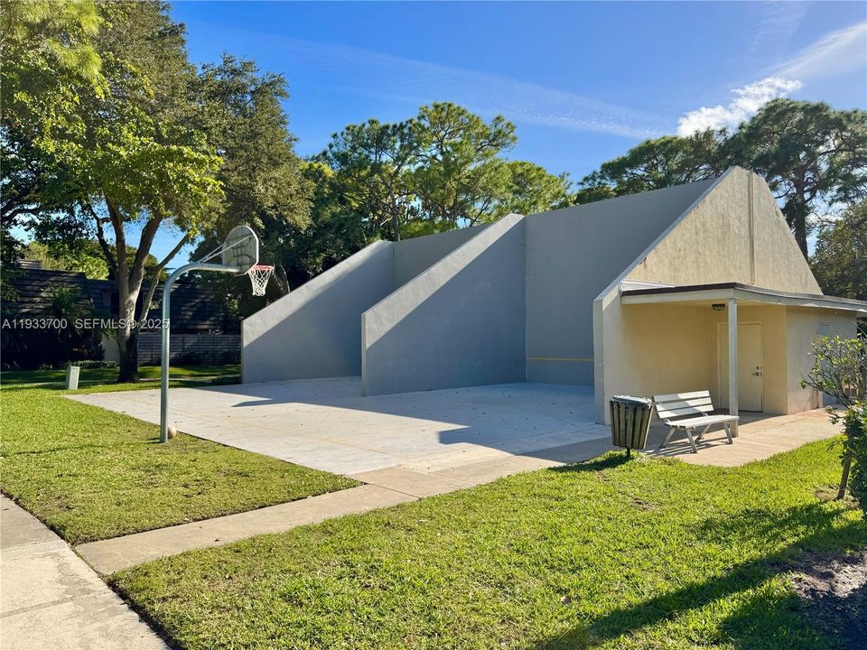 For Sale: $425,000 (3 beds, 2 baths, 1488 Square Feet)