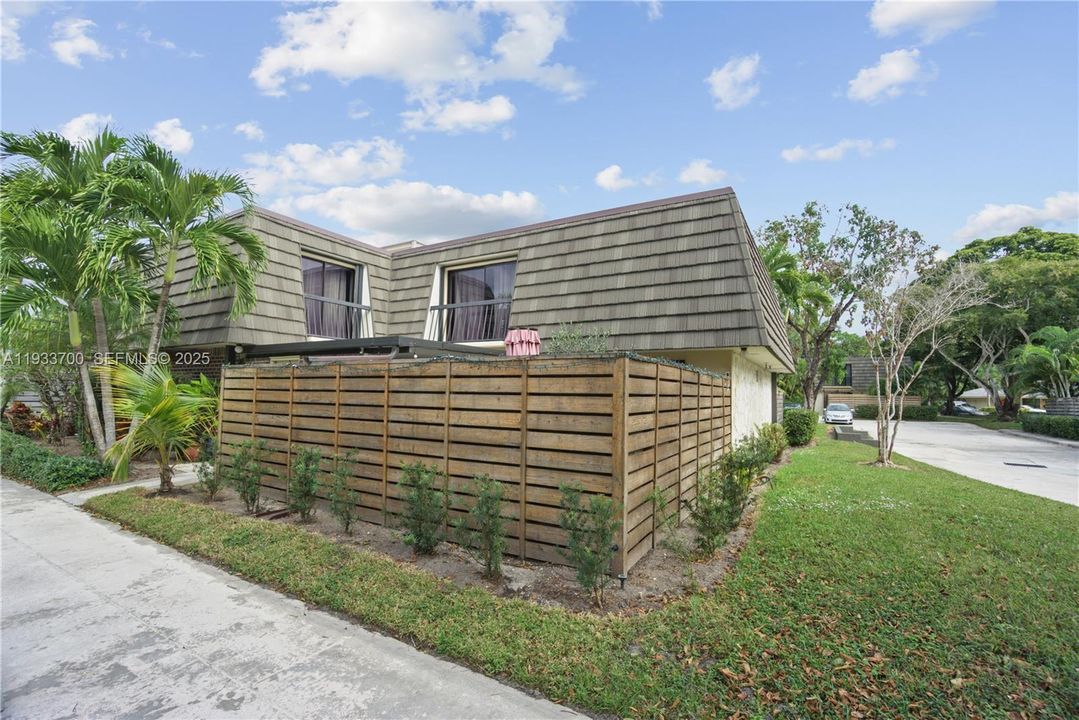 For Sale: $425,000 (3 beds, 2 baths, 1488 Square Feet)