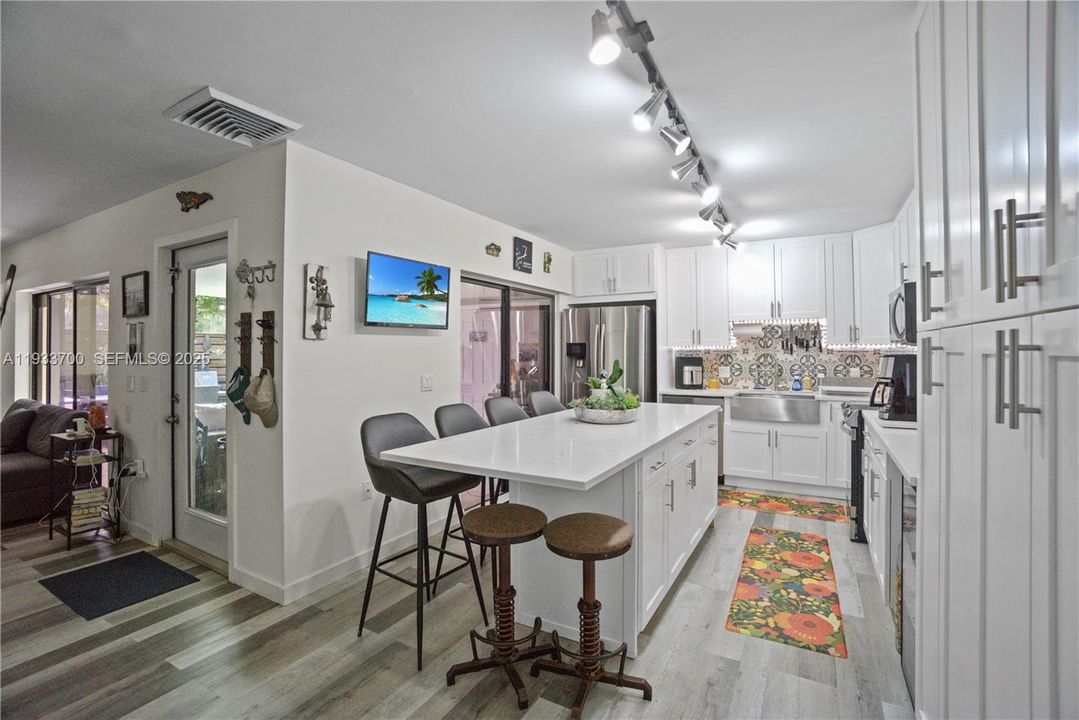 For Sale: $425,000 (3 beds, 2 baths, 1488 Square Feet)