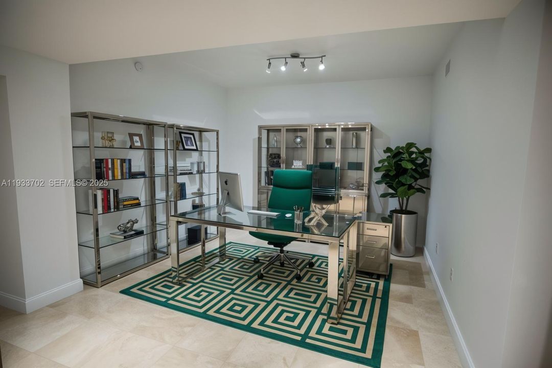 Home office virtually staged