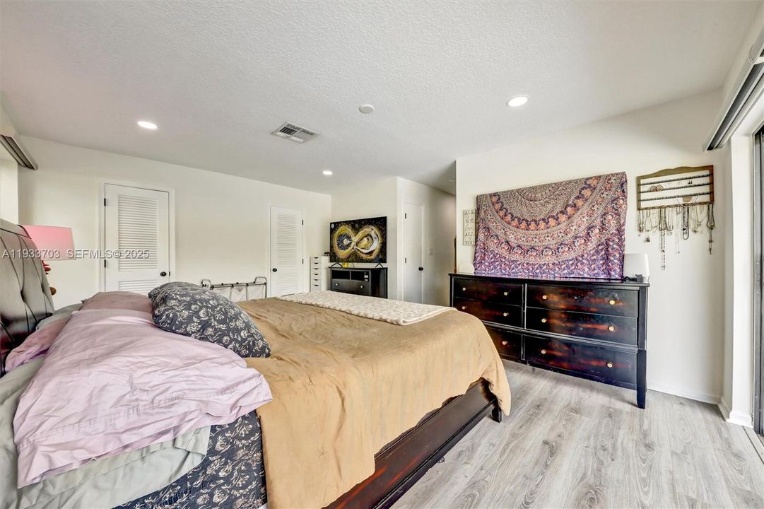 待售: $739,900 (3 贝兹, 2 浴室, 2218 平方英尺)