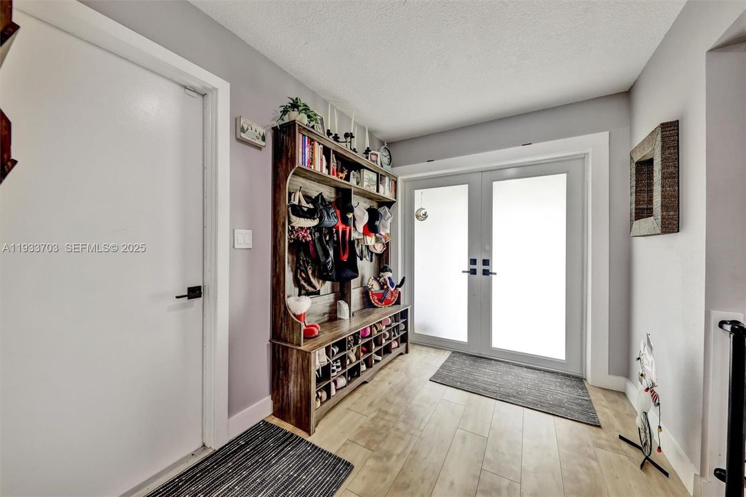 待售: $739,900 (3 贝兹, 2 浴室, 2218 平方英尺)