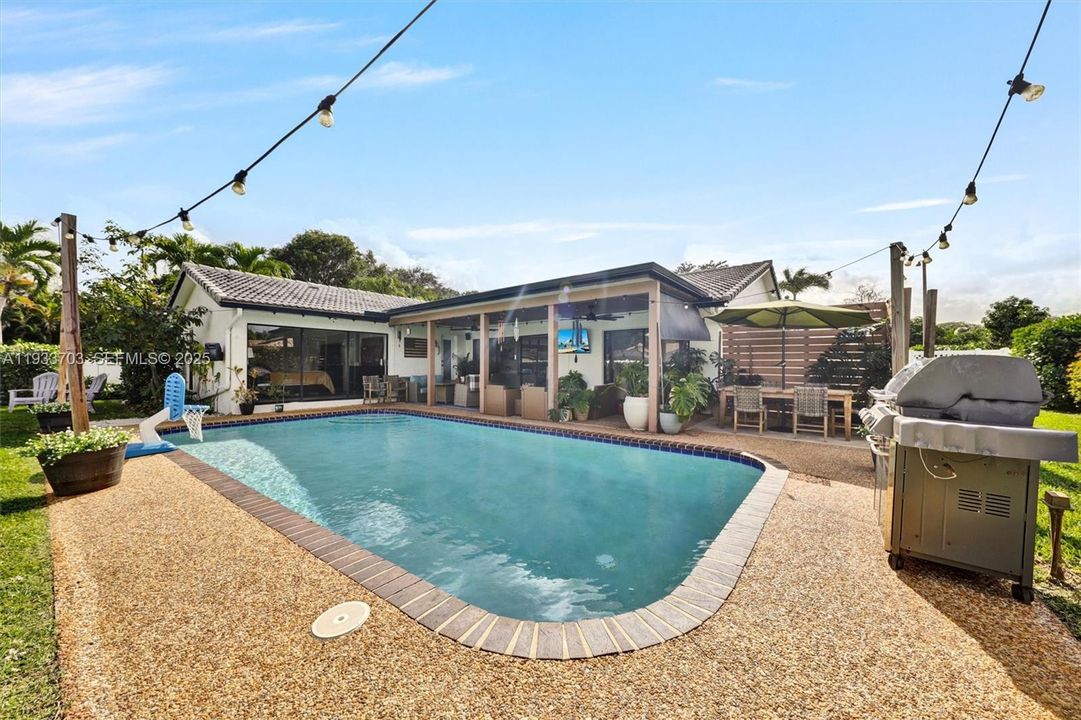 待售: $739,900 (3 贝兹, 2 浴室, 2218 平方英尺)