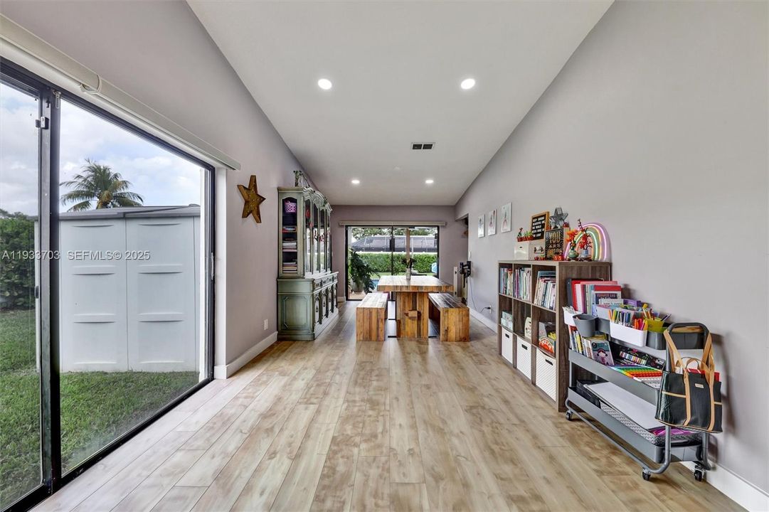 待售: $739,900 (3 贝兹, 2 浴室, 2218 平方英尺)