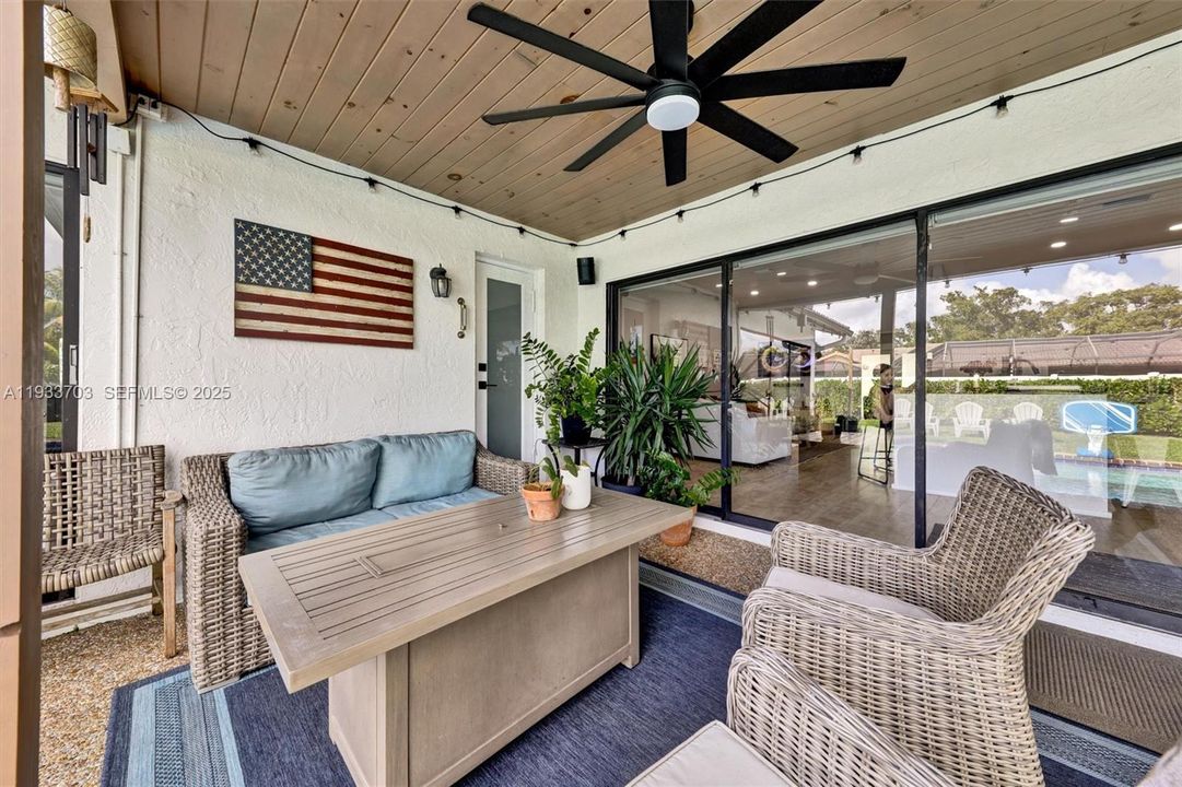 待售: $739,900 (3 贝兹, 2 浴室, 2218 平方英尺)