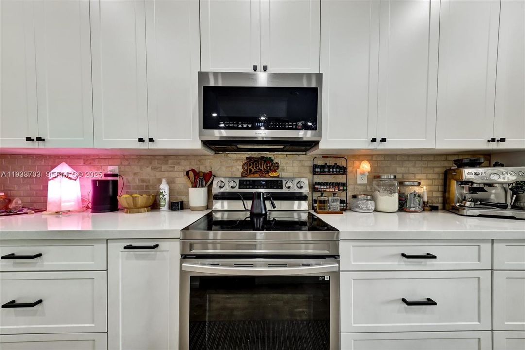 待售: $739,900 (3 贝兹, 2 浴室, 2218 平方英尺)