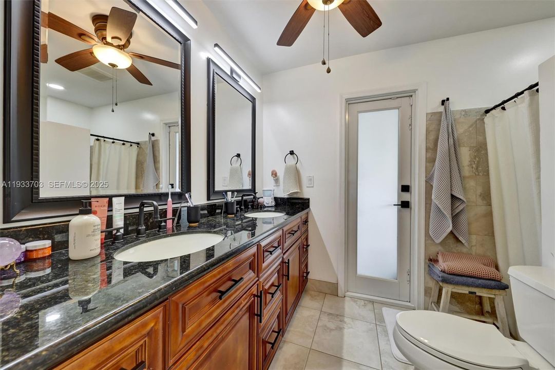 待售: $739,900 (3 贝兹, 2 浴室, 2218 平方英尺)