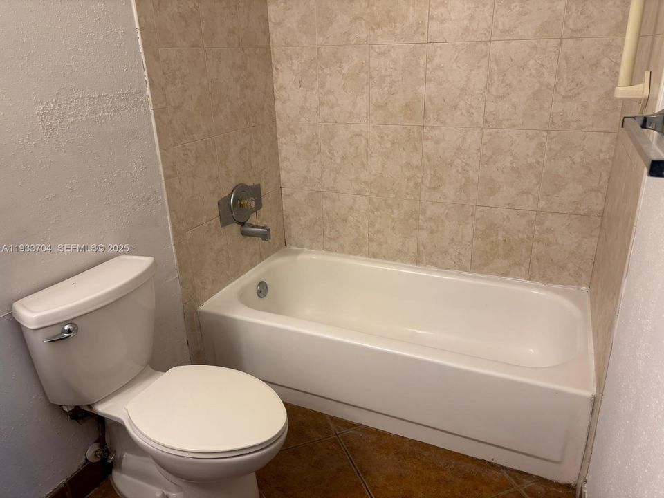 出租: $1,950 (2 贝兹, 1 浴室, 758 平方英尺)