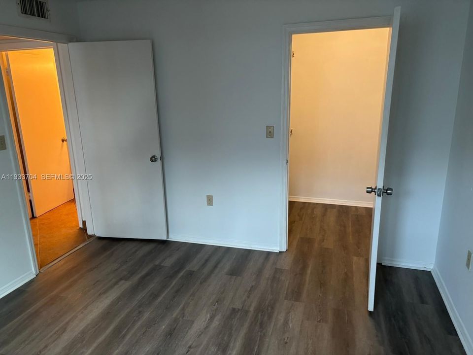 出租: $1,950 (2 贝兹, 1 浴室, 758 平方英尺)