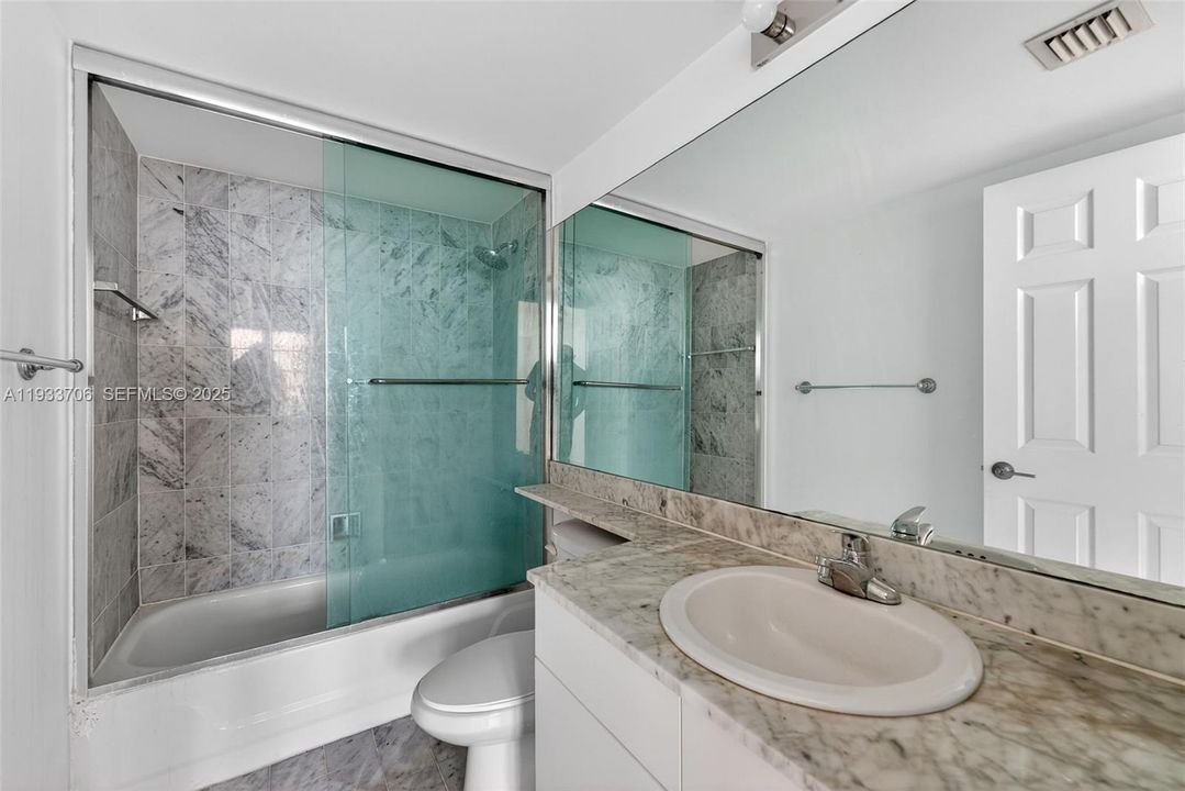 For Rent: $3,695 (2 beds, 2 baths, 960 Square Feet)