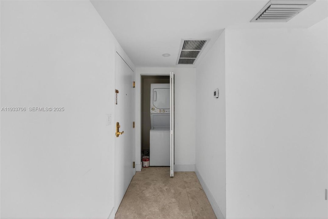 For Rent: $3,695 (2 beds, 2 baths, 960 Square Feet)