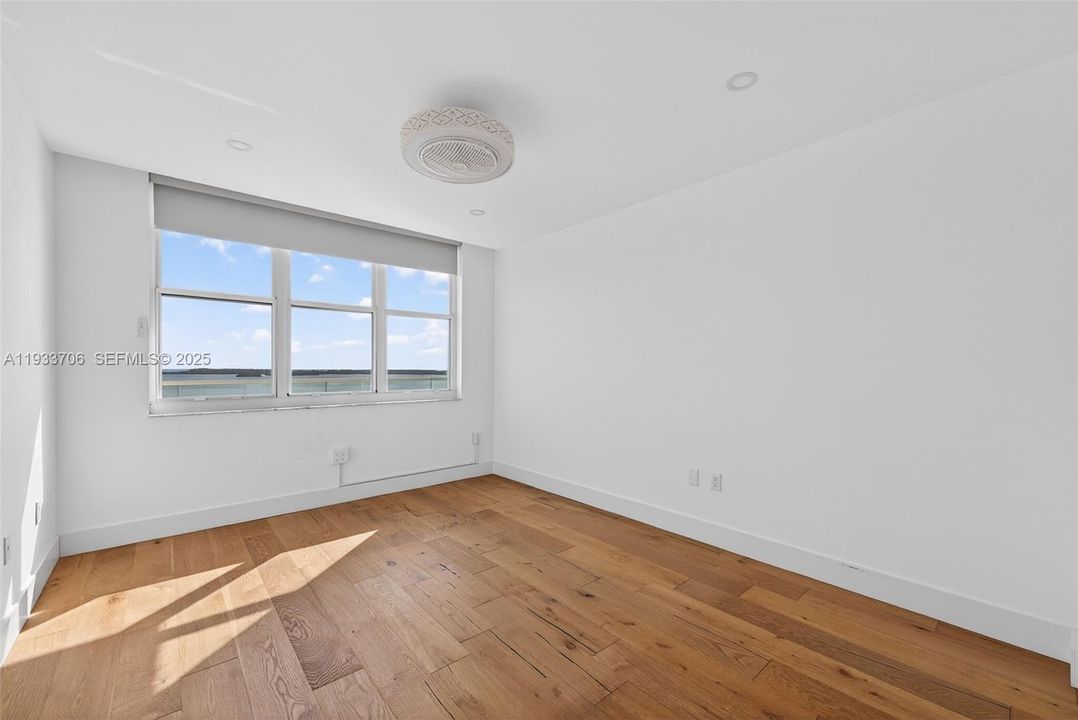 For Rent: $3,695 (2 beds, 2 baths, 960 Square Feet)