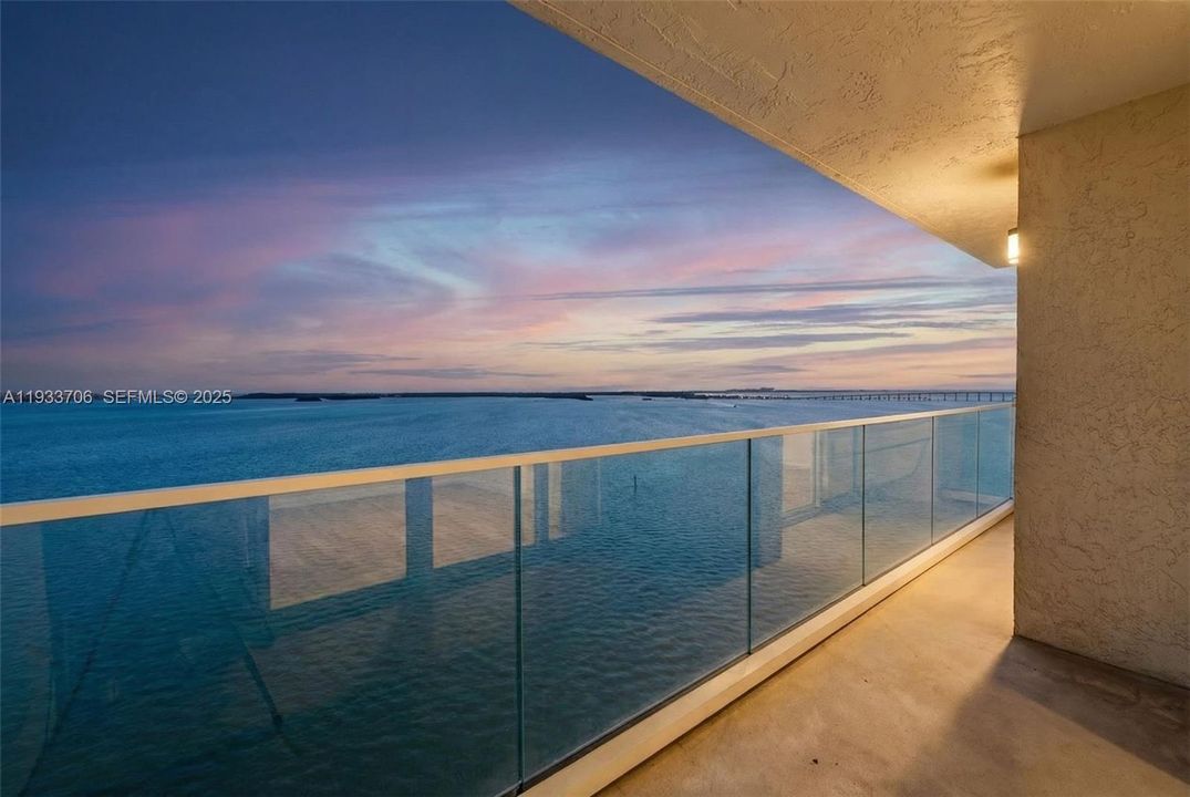 For Rent: $3,695 (2 beds, 2 baths, 960 Square Feet)