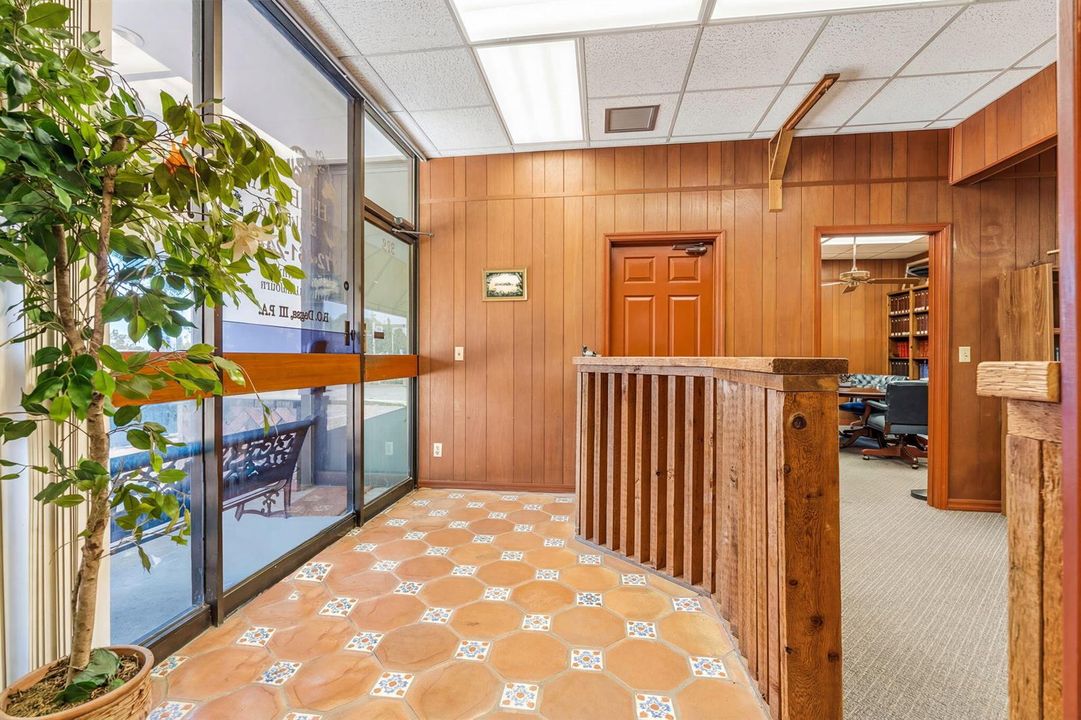 323 Entry Foyer