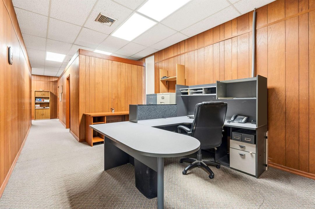 323 Office Work Area