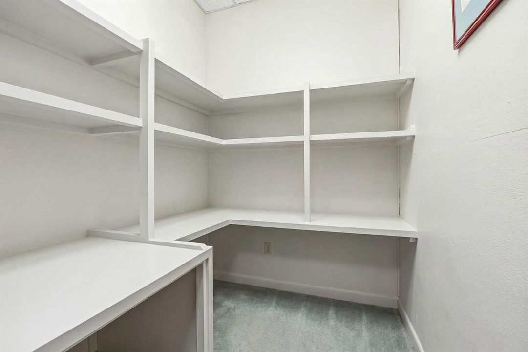 321 Receptionist Storage