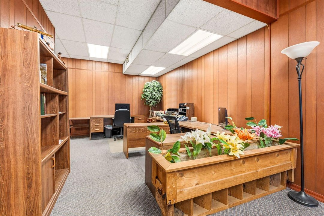 323 Receptionist Area