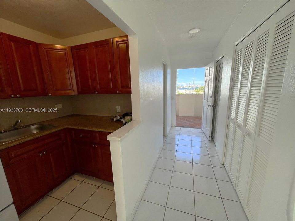 出租: $1,650 (0 贝兹, 1 浴室, 435 平方英尺)