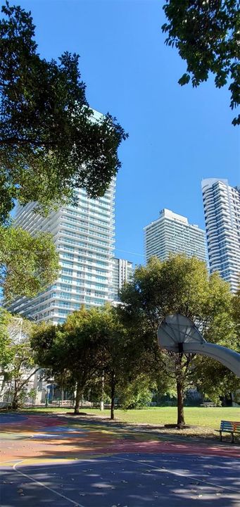 For Rent: $2,900 (1 beds, 1 baths, 705 Square Feet)