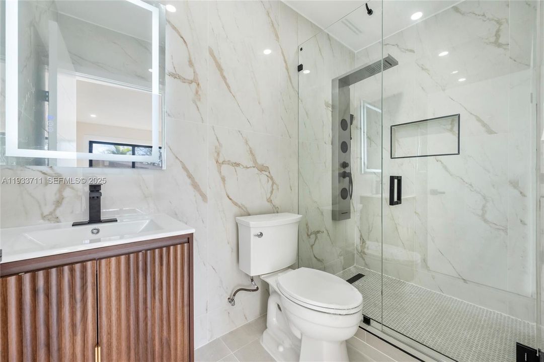 For Sale: $1,998,000 (4 beds, 5 baths, 2530 Square Feet)