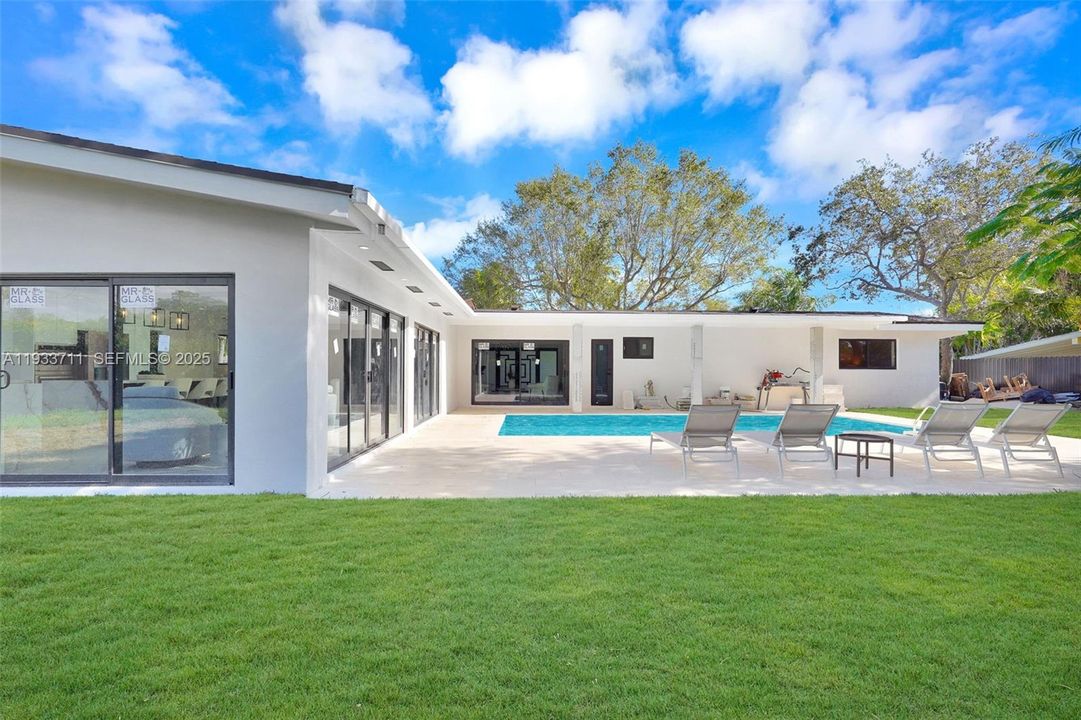 For Sale: $1,998,000 (4 beds, 5 baths, 2530 Square Feet)