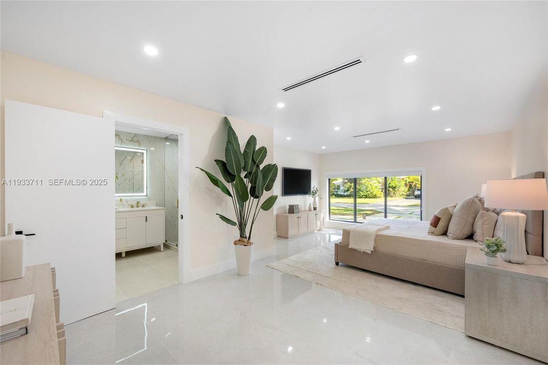 For Sale: $1,998,000 (4 beds, 5 baths, 2530 Square Feet)