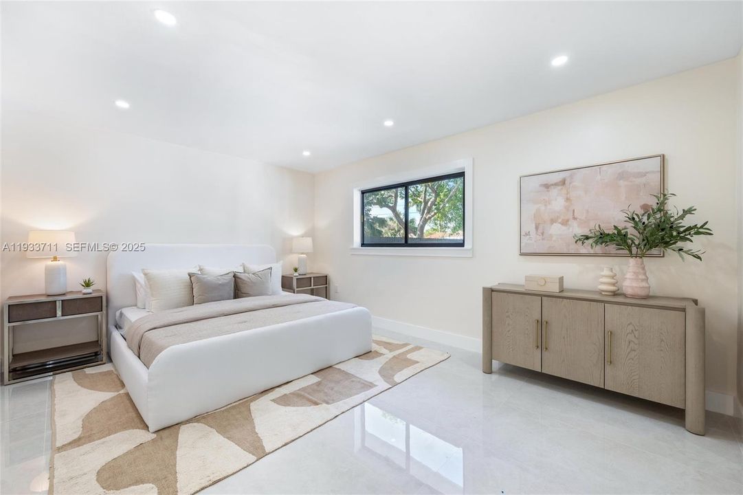 For Sale: $1,998,000 (4 beds, 5 baths, 2530 Square Feet)