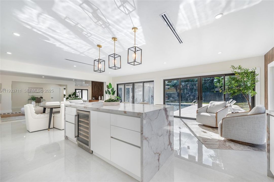 For Sale: $1,998,000 (4 beds, 5 baths, 2530 Square Feet)