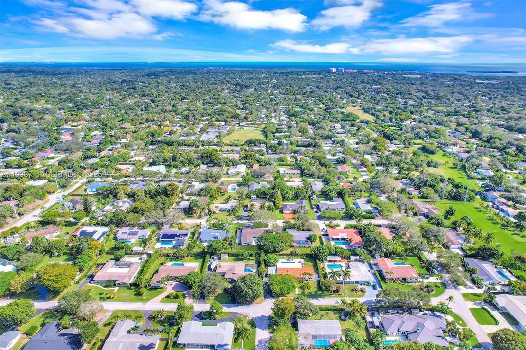 For Sale: $1,998,000 (4 beds, 5 baths, 2530 Square Feet)