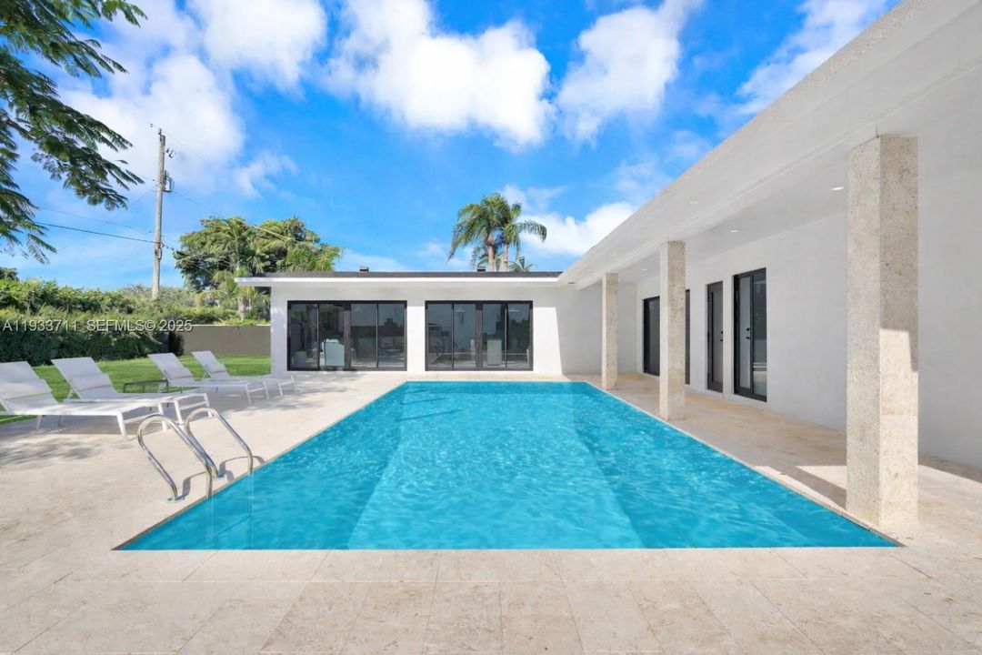 For Sale: $1,998,000 (4 beds, 5 baths, 2530 Square Feet)