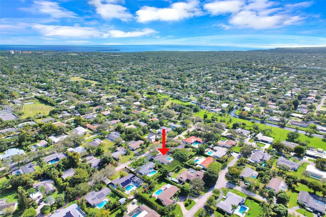 For Sale: $1,998,000 (4 beds, 5 baths, 2530 Square Feet)