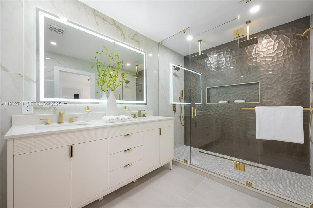 For Sale: $1,998,000 (4 beds, 5 baths, 2530 Square Feet)