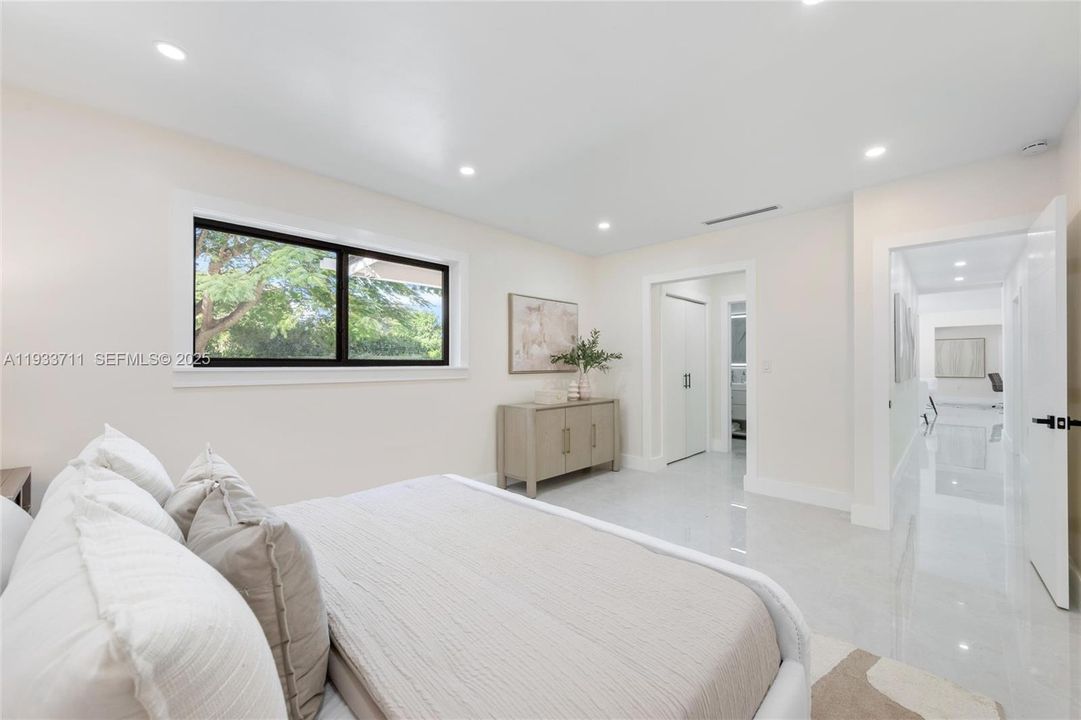 For Sale: $1,998,000 (4 beds, 5 baths, 2530 Square Feet)