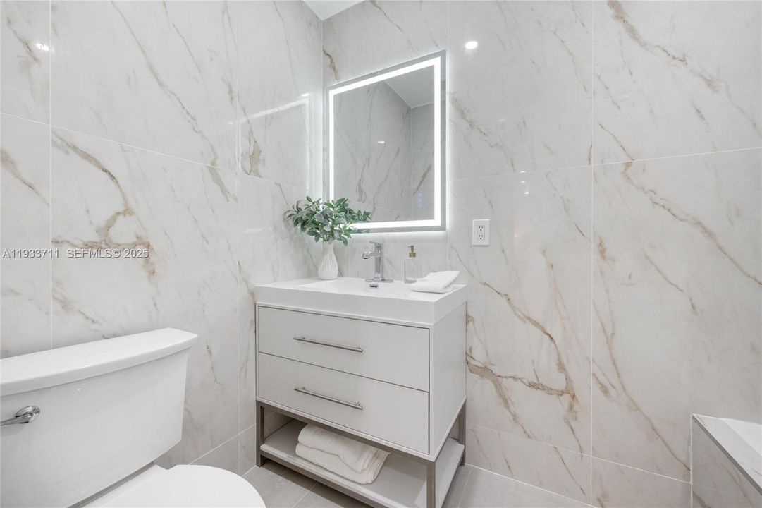 For Sale: $1,998,000 (4 beds, 5 baths, 2530 Square Feet)