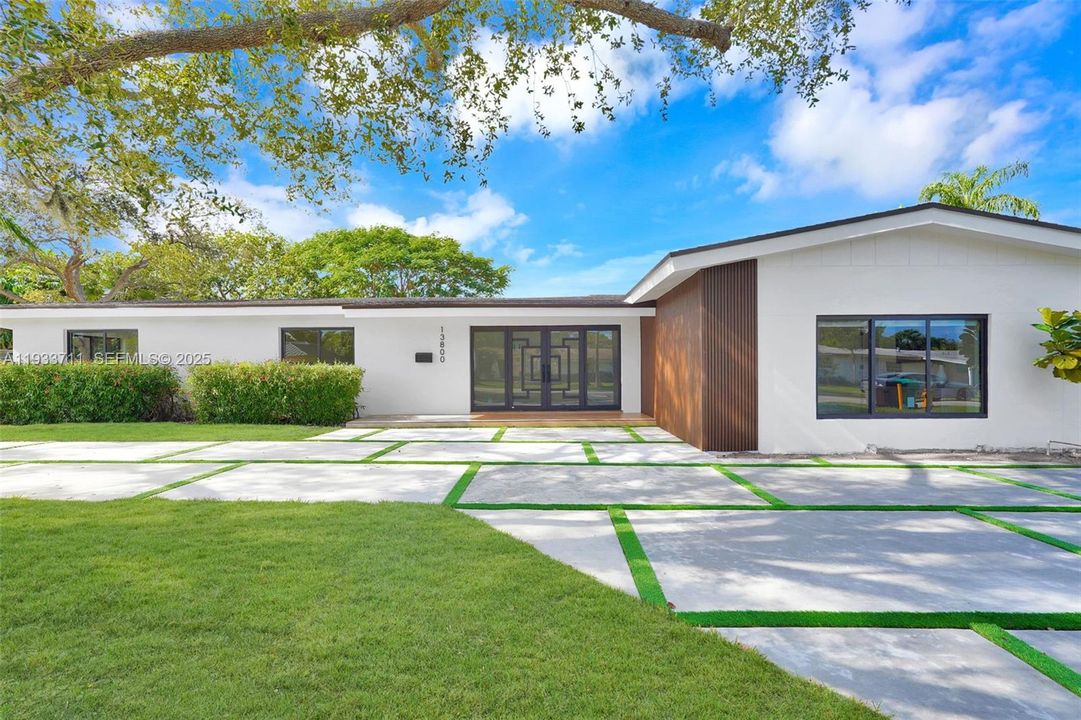 For Sale: $1,998,000 (4 beds, 5 baths, 2530 Square Feet)