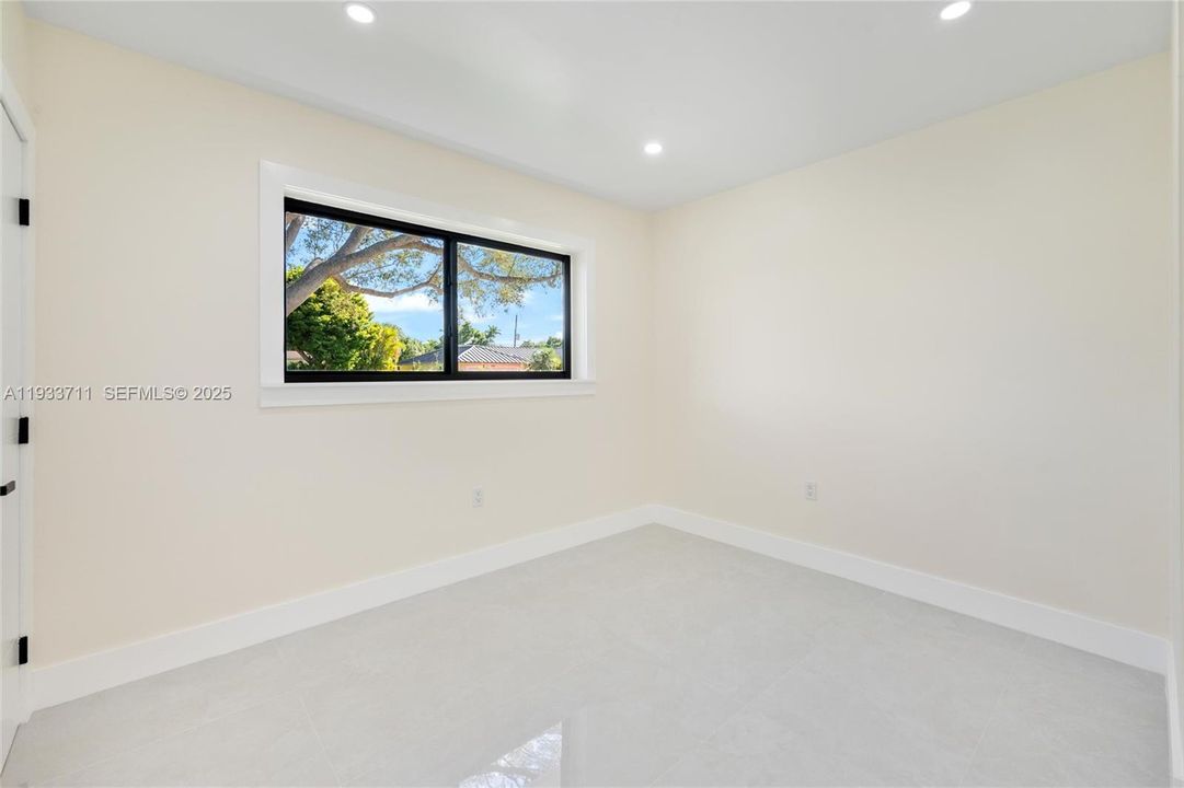 For Sale: $1,998,000 (4 beds, 5 baths, 2530 Square Feet)