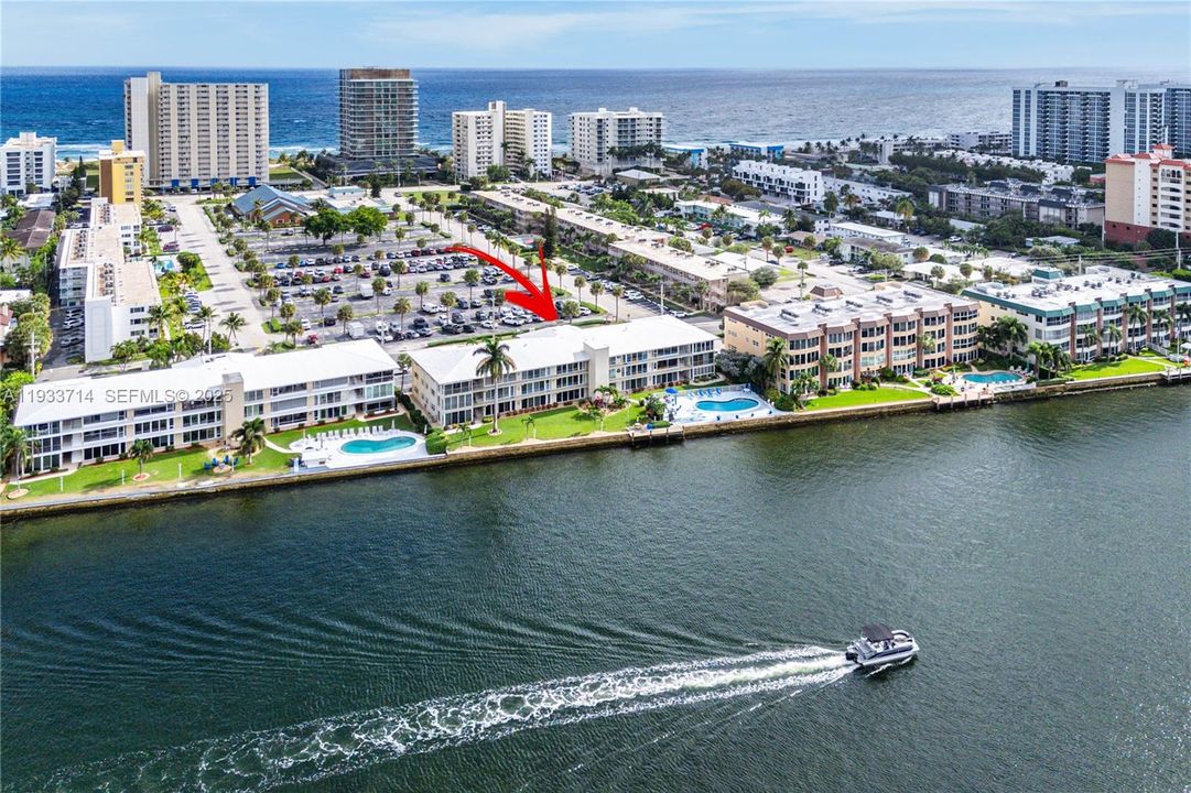 For Sale: $429,900 (2 beds, 2 baths, 1100 Square Feet)