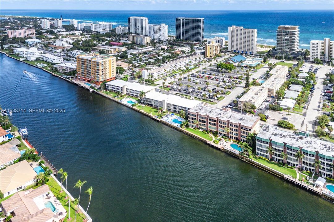 For Sale: $429,900 (2 beds, 2 baths, 1100 Square Feet)