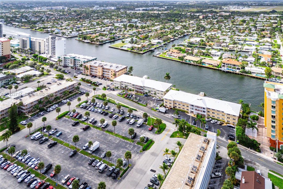 For Sale: $429,900 (2 beds, 2 baths, 1100 Square Feet)