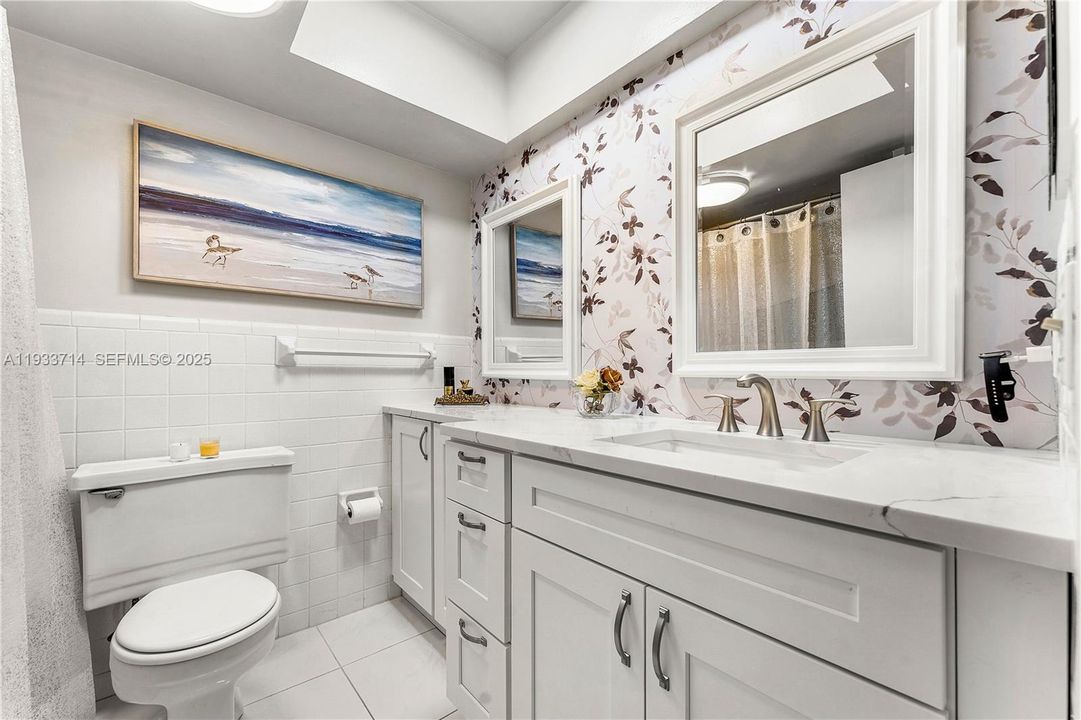 For Sale: $429,900 (2 beds, 2 baths, 1100 Square Feet)