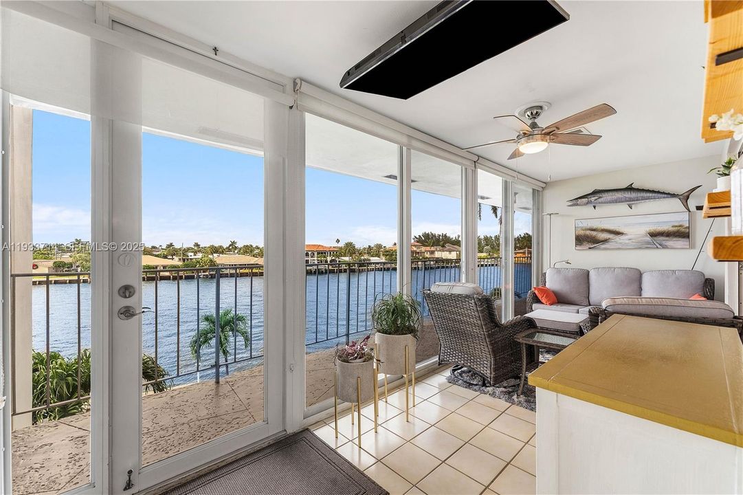 For Sale: $429,900 (2 beds, 2 baths, 1100 Square Feet)