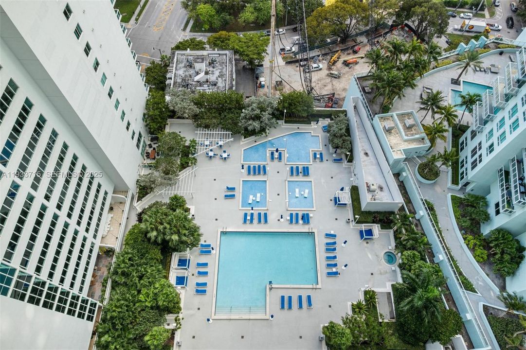 For Sale: $389,900 (1 beds, 1 baths, 822 Square Feet)