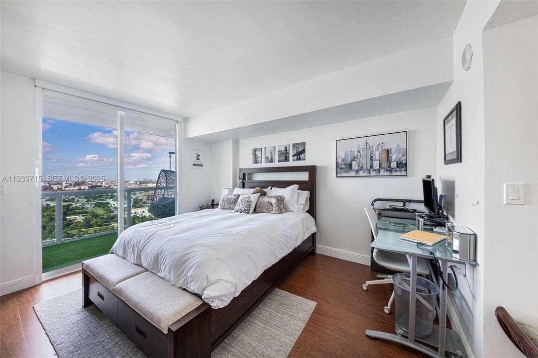 For Sale: $389,900 (1 beds, 1 baths, 822 Square Feet)