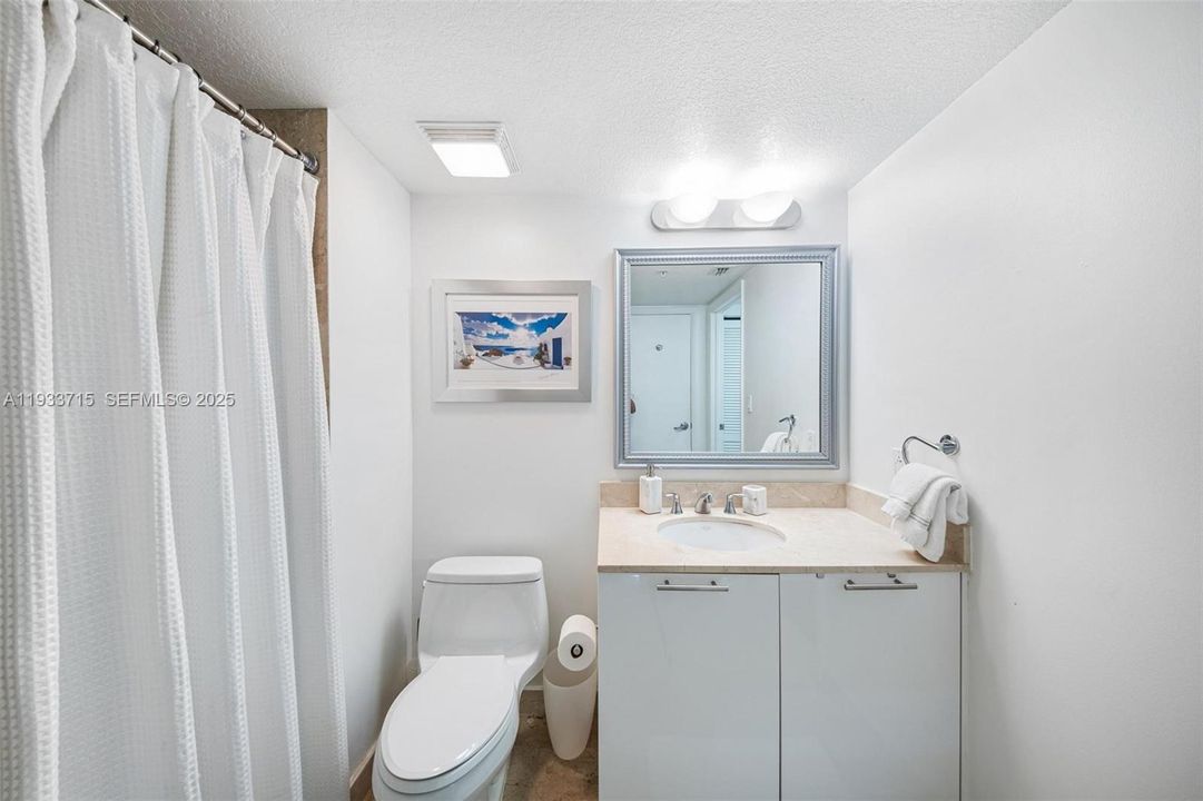 For Sale: $389,900 (1 beds, 1 baths, 822 Square Feet)