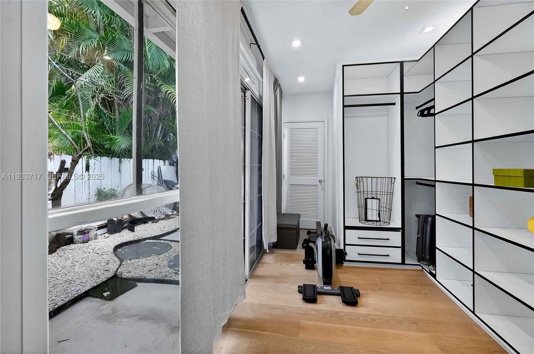 For Rent: $11,500 (3 beds, 3 baths, 2206 Square Feet)